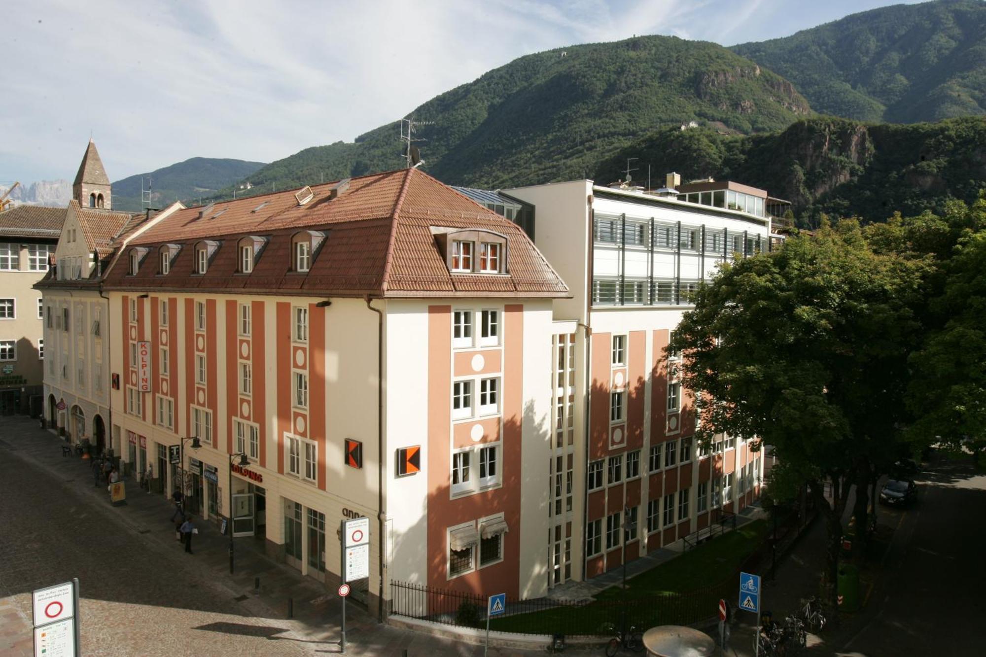 Kolpinghaus Bolzano Hotell Exteriör bild
